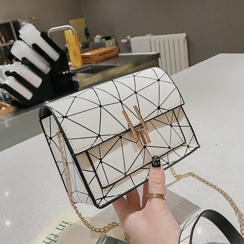 Women Shoulder Bags summer new Korean version of the Messenger bag handbag chain wild crack printing wild shoulder bag